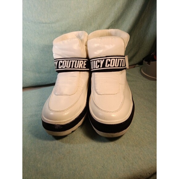 JUICY COUTURE VERONICA Size 10 WHITE WINTER PLATFORM PUFFER LOGO BOOTS